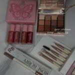 بكج عملي وحلووو
بوكس ارواج+باليت ايشدو+ بكج فراشي+ ايلاينر وقلم حواجب