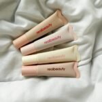 CRYSTAL GLAZE
MOISTURISING LIP GLOSS