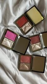Colour & Glow
البلاشر مع الهايلايتر